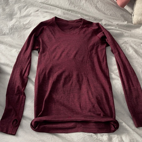 Lululemon LS swiftly